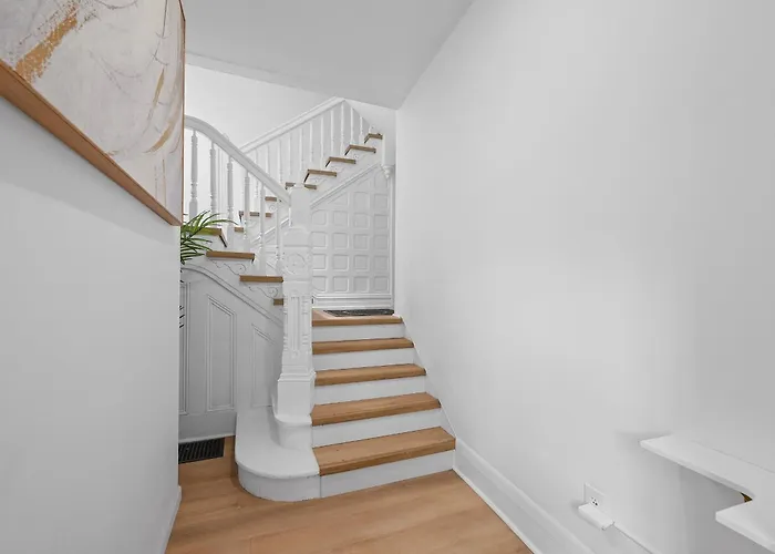 Shadyside, 3c Spacious & Modern Private Bedroom With Shared Bathroom And Free Parking Homestay