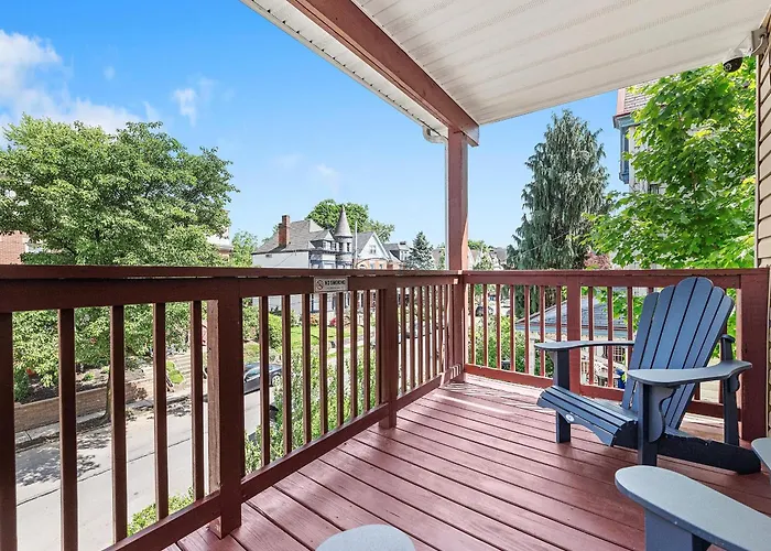 Shadyside, 3c Spacious & Modern Private Bedroom With Shared Bathroom And Free Parking Homestay